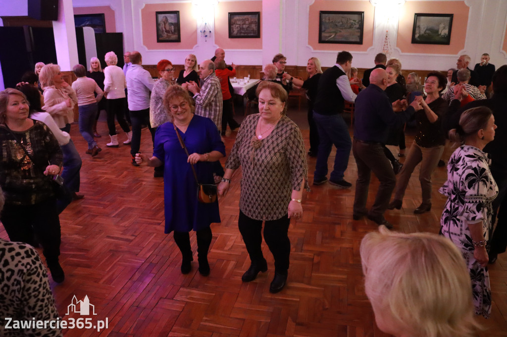 Fotorelacja: Karnawałowa Potańcówka w Pałacyku nad Wartą w Zawierciu