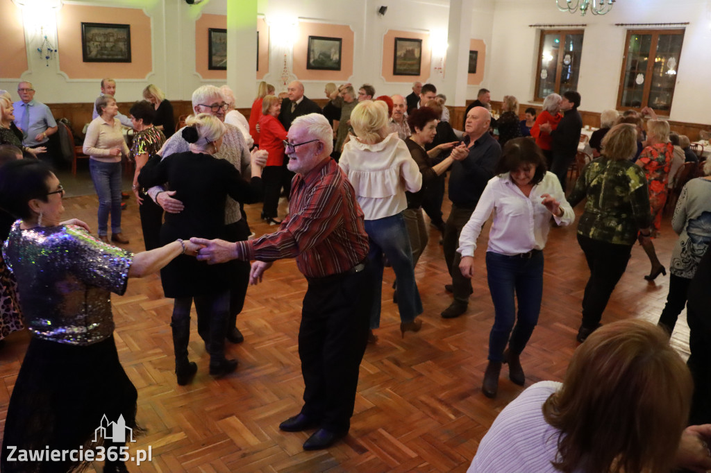Fotorelacja: Karnawałowa Potańcówka w Pałacyku nad Wartą w Zawierciu