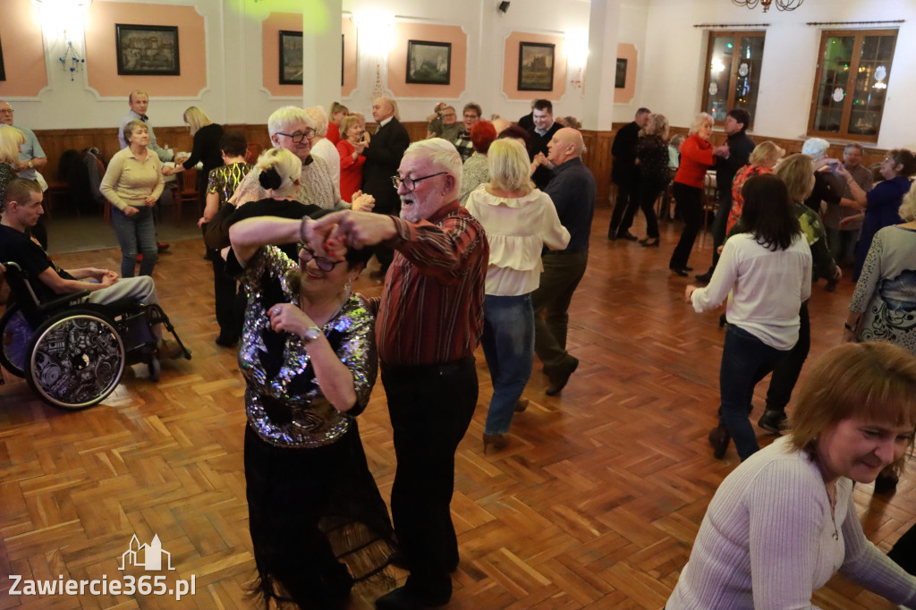 Fotorelacja: Karnawałowa Potańcówka w Pałacyku nad Wartą w Zawierciu