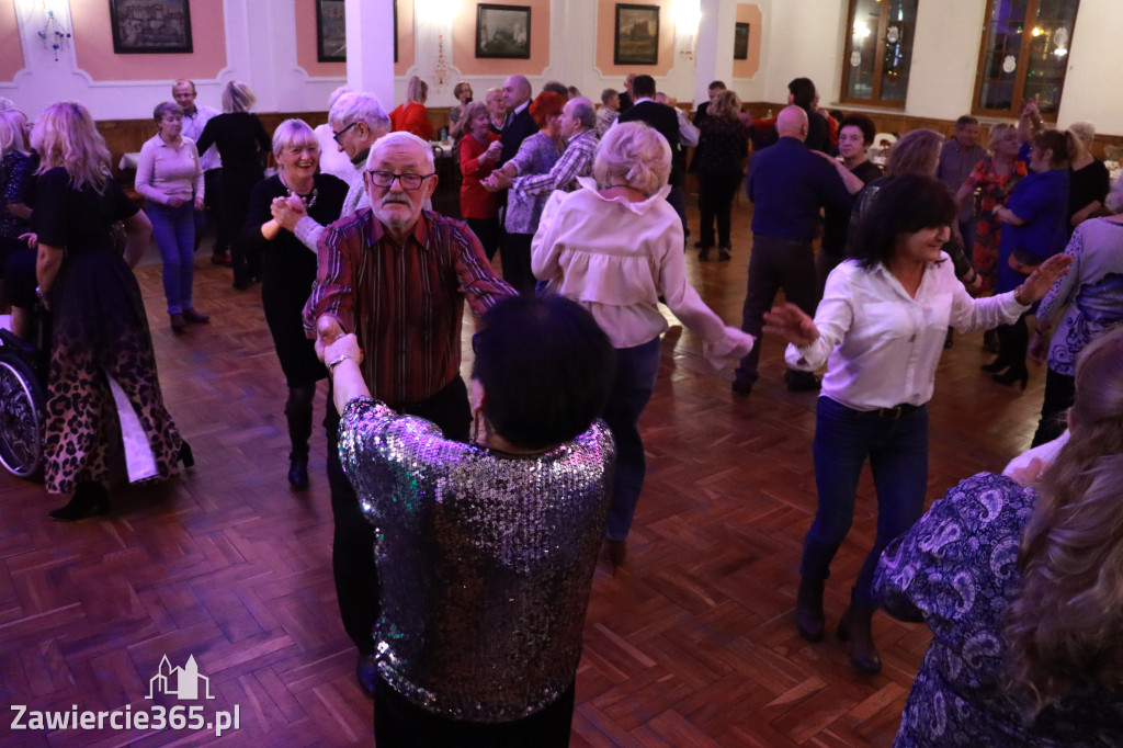 Fotorelacja: Karnawałowa Potańcówka w Pałacyku nad Wartą w Zawierciu