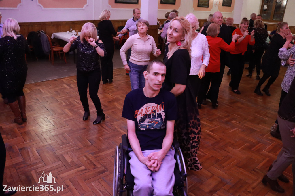 Fotorelacja: Karnawałowa Potańcówka w Pałacyku nad Wartą w Zawierciu