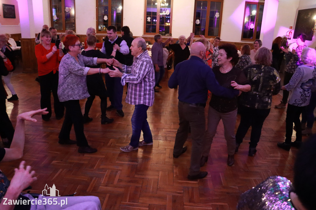 Fotorelacja: Karnawałowa Potańcówka w Pałacyku nad Wartą w Zawierciu