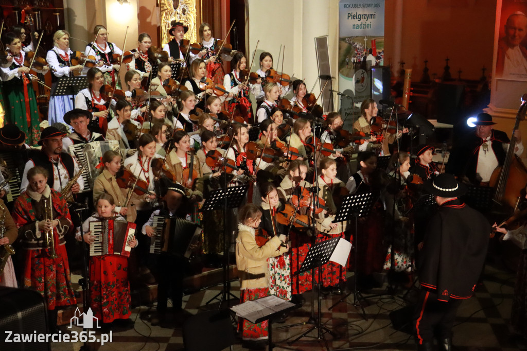 Fotorelacja: Koncert Bożonarodzeniowy kapeli Głos Beskidu w Zawierciu