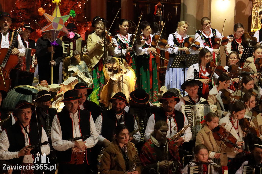 Fotorelacja: Koncert Bożonarodzeniowy kapeli Głos Beskidu w Zawierciu