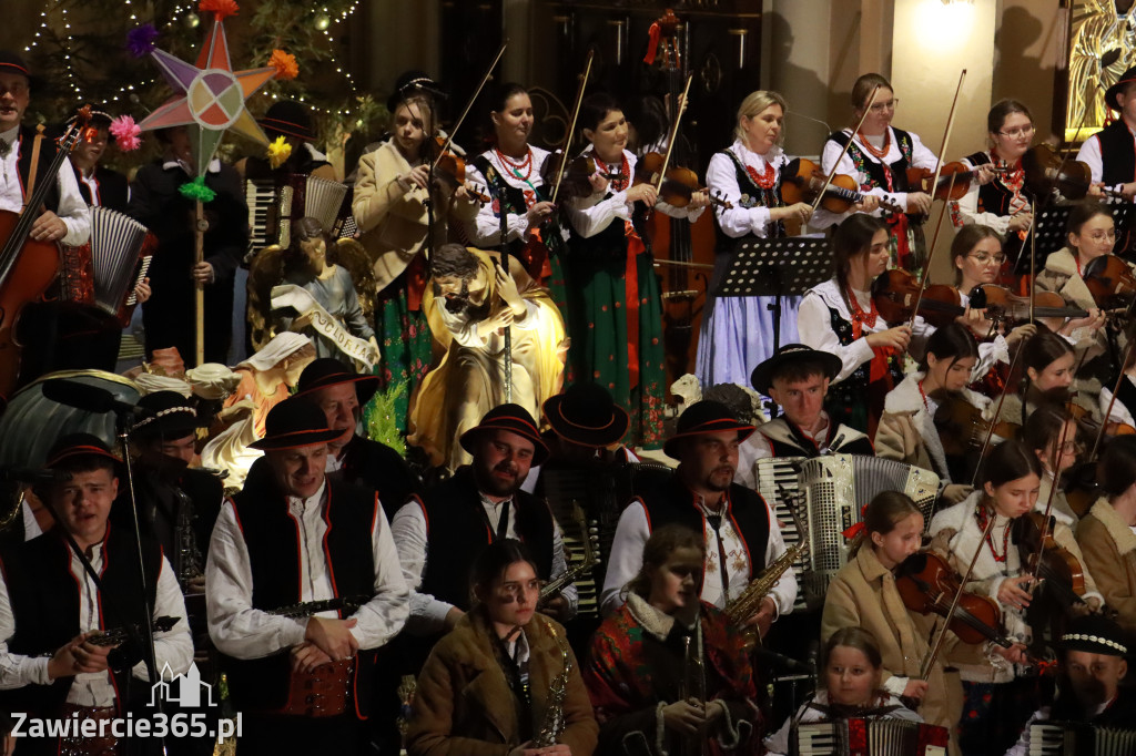 Fotorelacja: Koncert Bożonarodzeniowy kapeli Głos Beskidu w Zawierciu