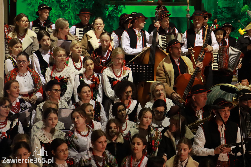 Fotorelacja: Koncert Bożonarodzeniowy kapeli Głos Beskidu w Zawierciu