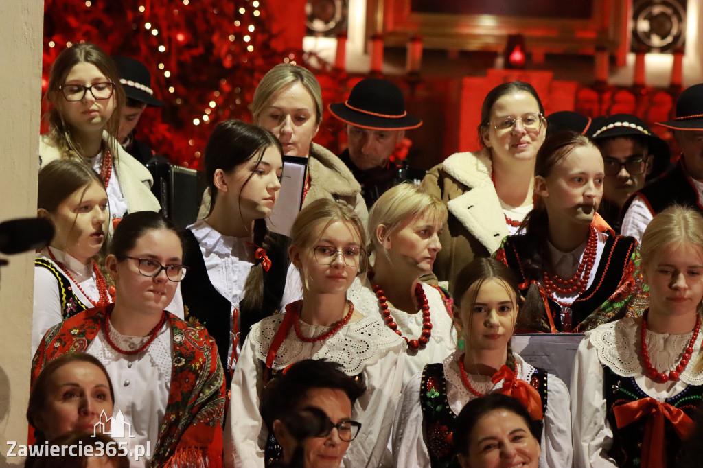 Fotorelacja: Koncert Bożonarodzeniowy kapeli Głos Beskidu w Zawierciu