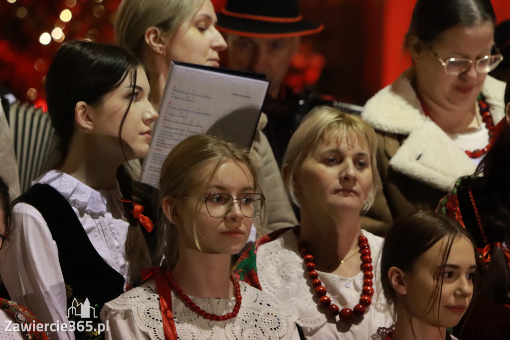 Fotorelacja: Koncert Bożonarodzeniowy kapeli Głos Beskidu w Zawierciu