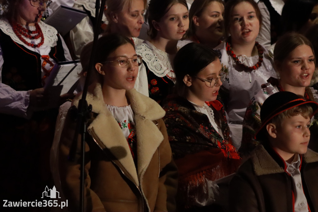 Fotorelacja: Koncert Bożonarodzeniowy kapeli Głos Beskidu w Zawierciu