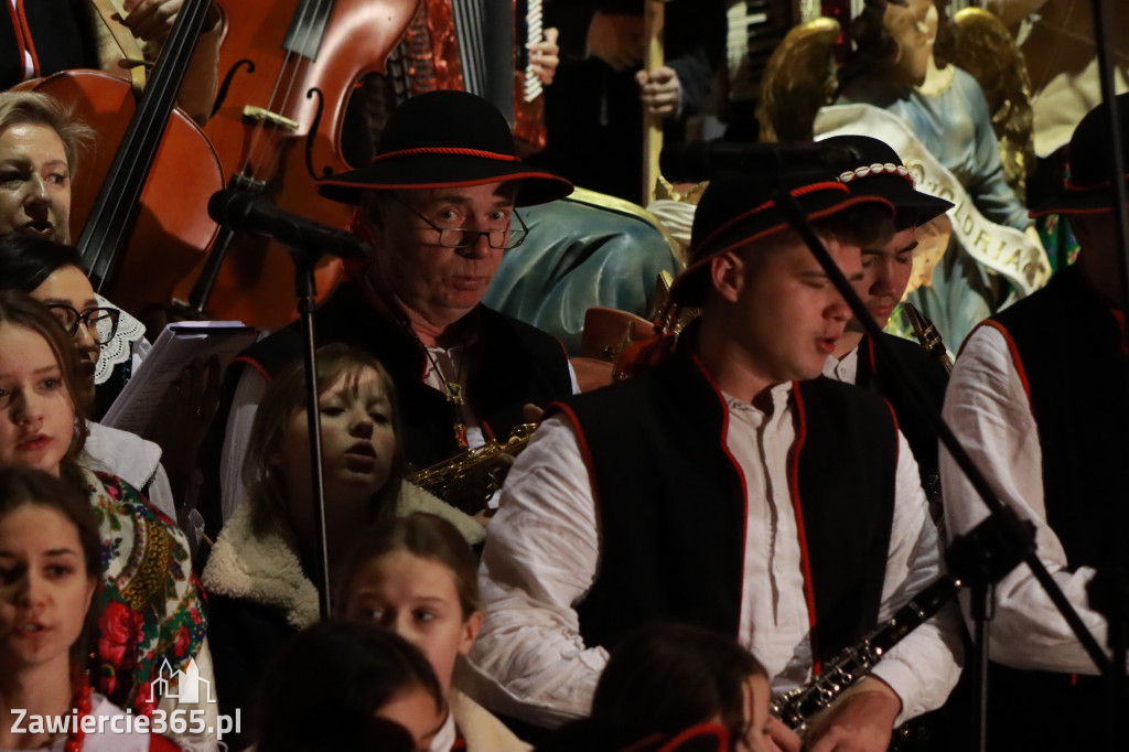 Fotorelacja: Koncert Bożonarodzeniowy kapeli Głos Beskidu w Zawierciu