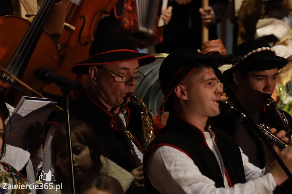 Fotorelacja: Koncert Bożonarodzeniowy kapeli Głos Beskidu w Zawierciu