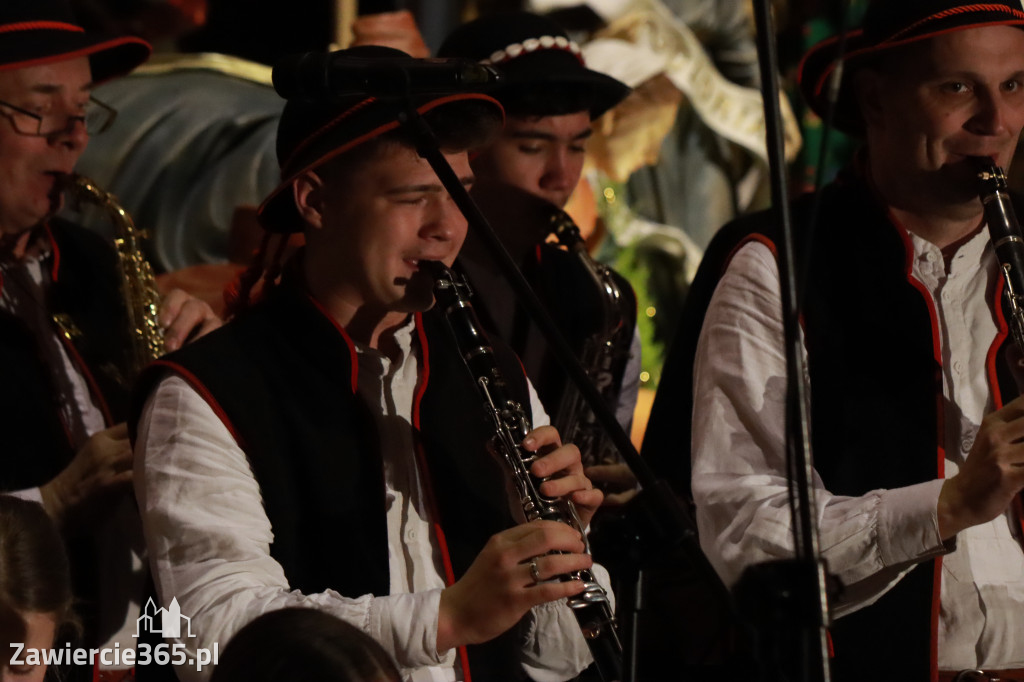 Fotorelacja: Koncert Bożonarodzeniowy kapeli Głos Beskidu w Zawierciu