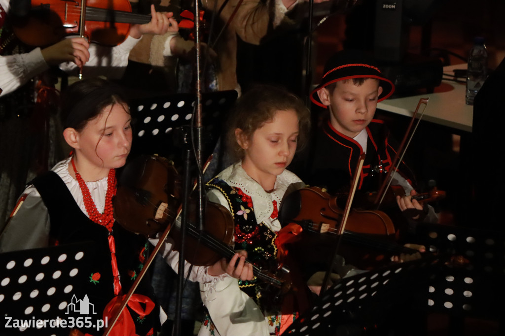 Fotorelacja: Koncert Bożonarodzeniowy kapeli Głos Beskidu w Zawierciu