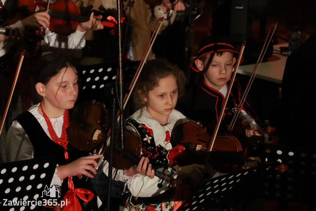 Fotorelacja: Koncert Bożonarodzeniowy kapeli Głos Beskidu w Zawierciu