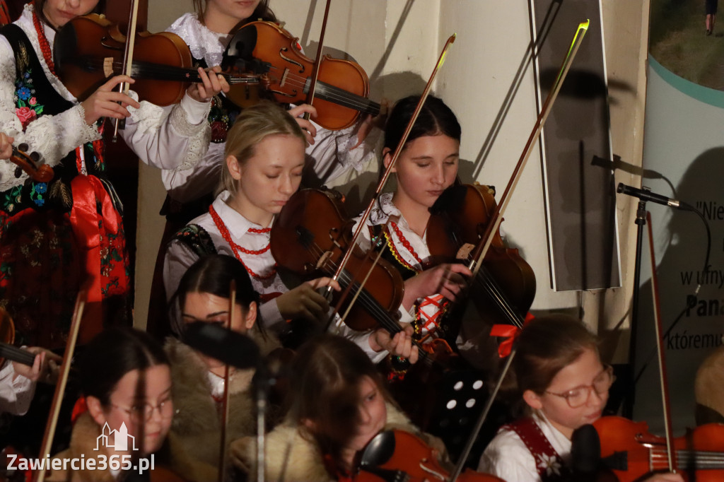 Fotorelacja: Koncert Bożonarodzeniowy kapeli Głos Beskidu w Zawierciu
