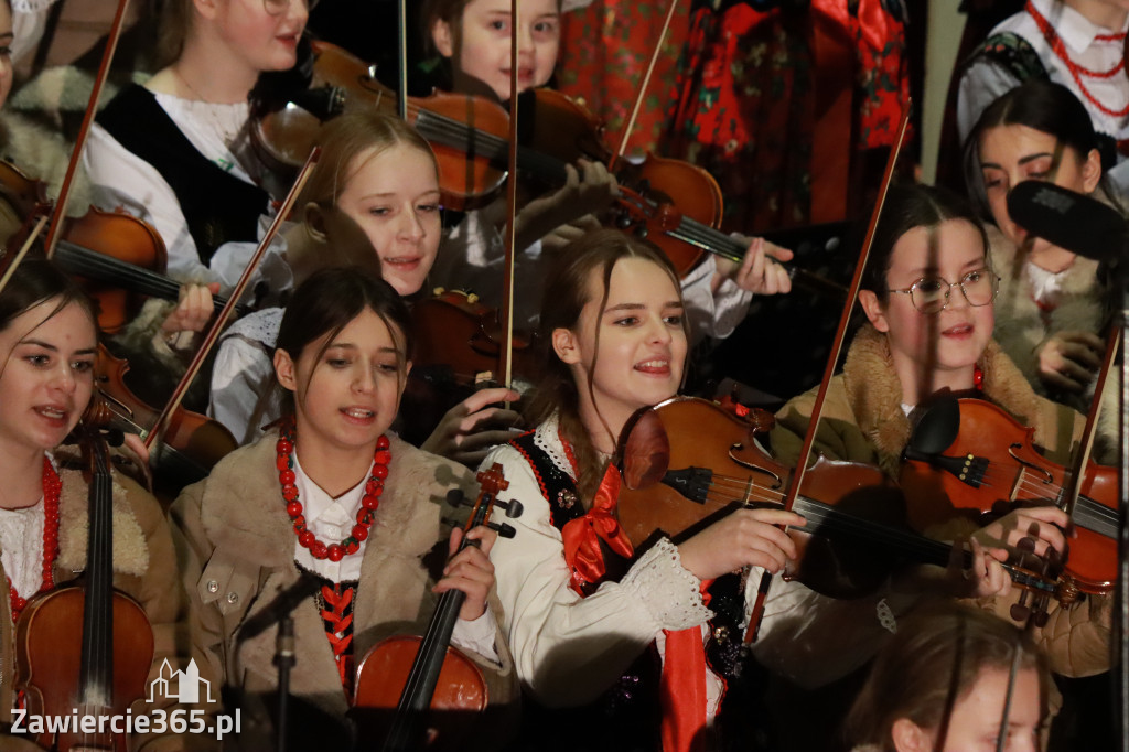 Fotorelacja: Koncert Bożonarodzeniowy kapeli Głos Beskidu w Zawierciu