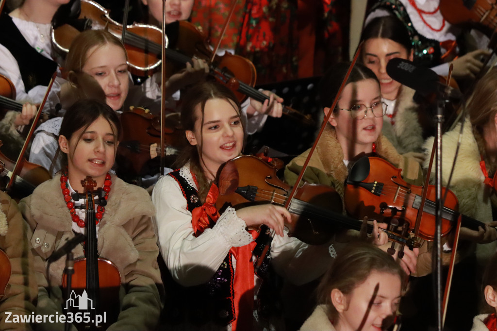 Fotorelacja: Koncert Bożonarodzeniowy kapeli Głos Beskidu w Zawierciu