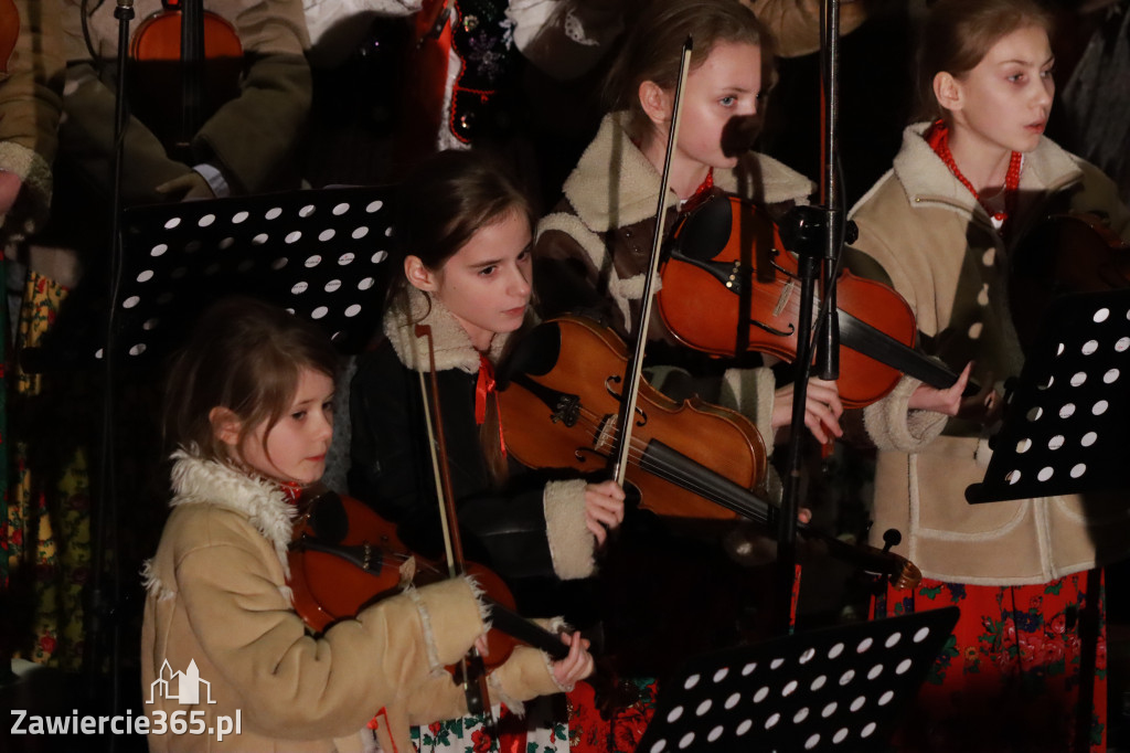 Fotorelacja: Koncert Bożonarodzeniowy kapeli Głos Beskidu w Zawierciu