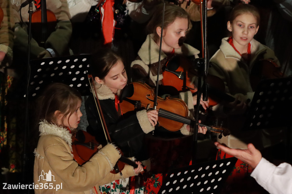 Fotorelacja: Koncert Bożonarodzeniowy kapeli Głos Beskidu w Zawierciu