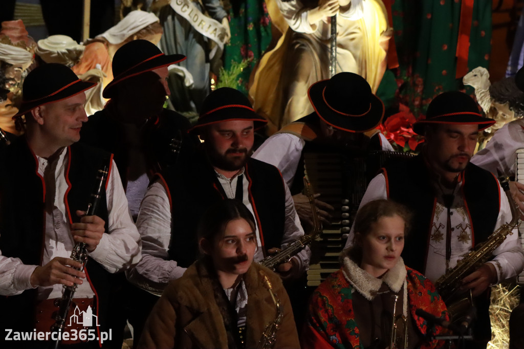 Fotorelacja: Koncert Bożonarodzeniowy kapeli Głos Beskidu w Zawierciu