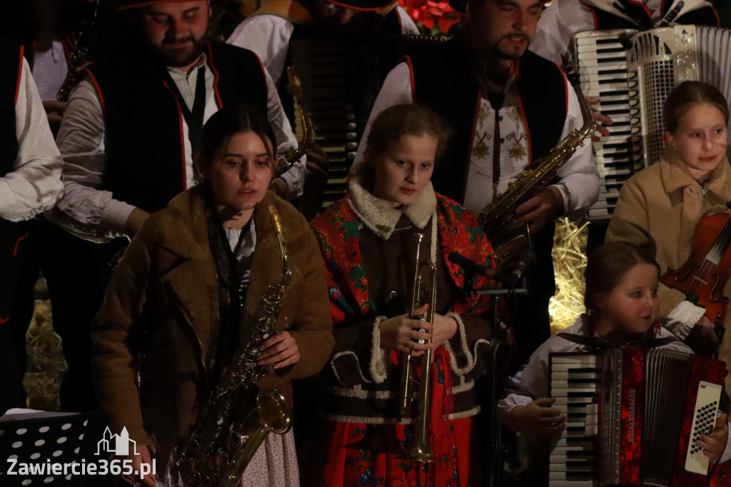 Fotorelacja: Koncert Bożonarodzeniowy kapeli Głos Beskidu w Zawierciu