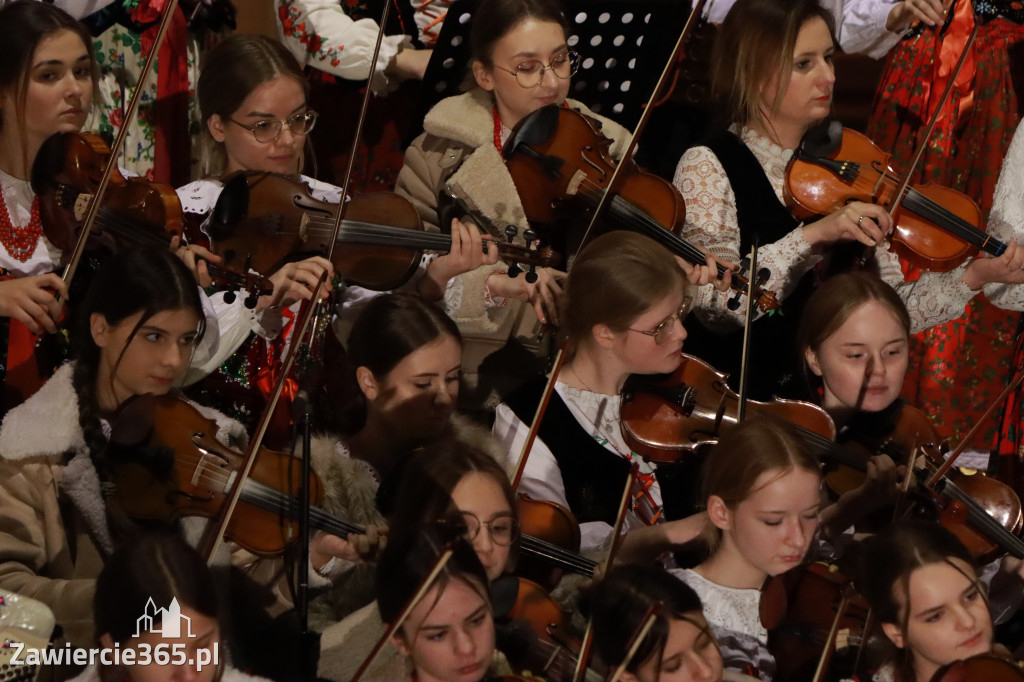 Fotorelacja: Koncert Bożonarodzeniowy kapeli Głos Beskidu w Zawierciu