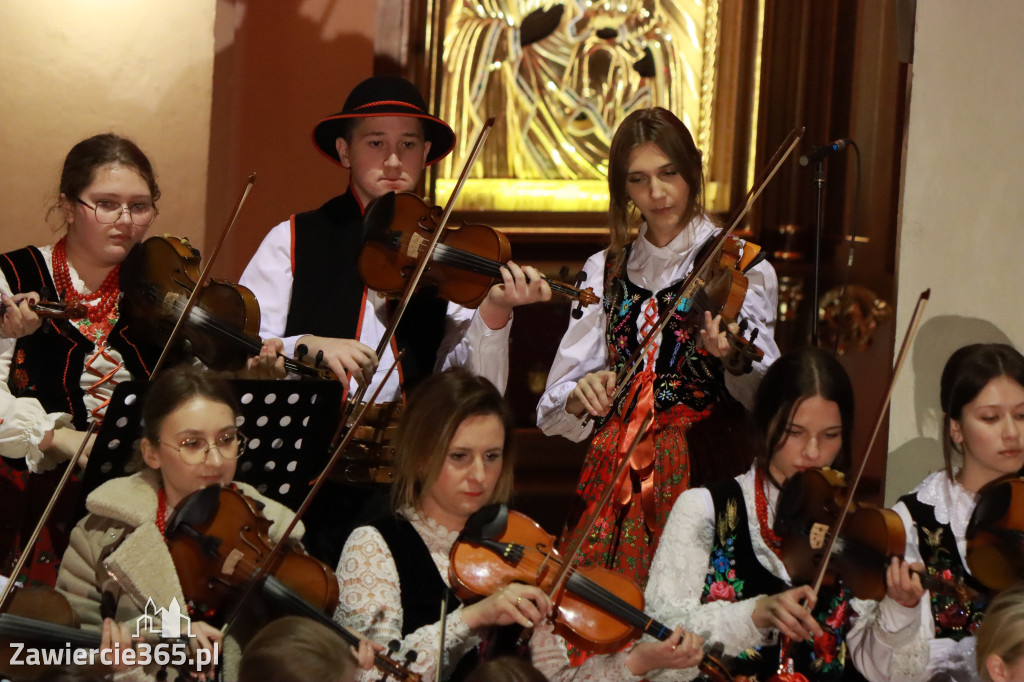 Fotorelacja: Koncert Bożonarodzeniowy kapeli Głos Beskidu w Zawierciu