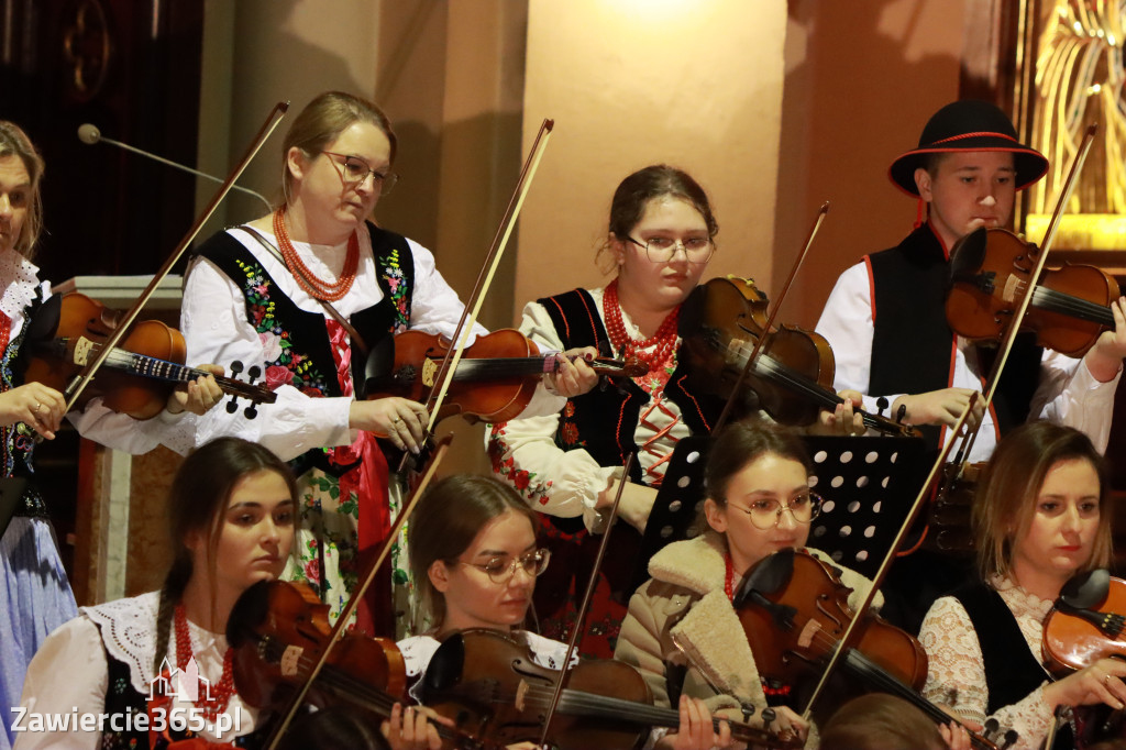 Fotorelacja: Koncert Bożonarodzeniowy kapeli Głos Beskidu w Zawierciu