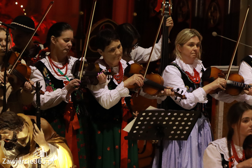 Fotorelacja: Koncert Bożonarodzeniowy kapeli Głos Beskidu w Zawierciu
