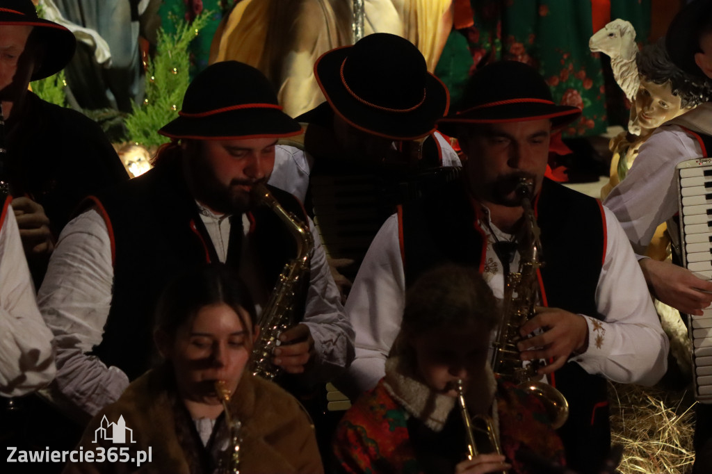 Fotorelacja: Koncert Bożonarodzeniowy kapeli Głos Beskidu w Zawierciu
