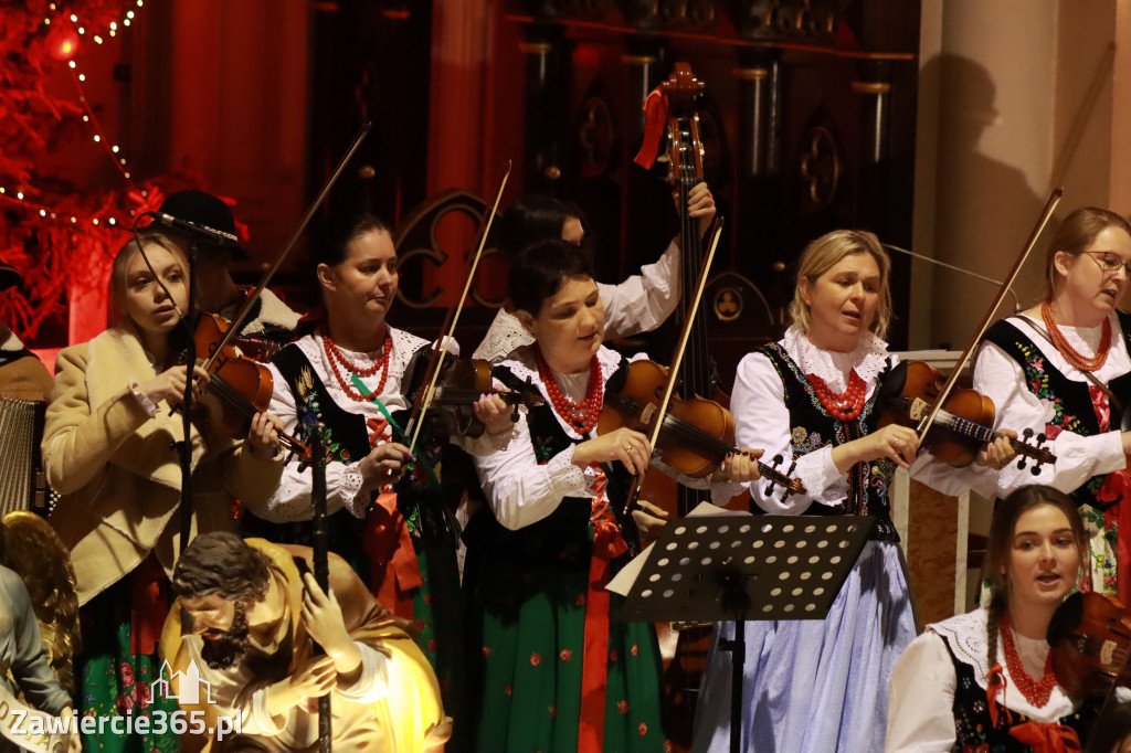 Fotorelacja: Koncert Bożonarodzeniowy kapeli Głos Beskidu w Zawierciu