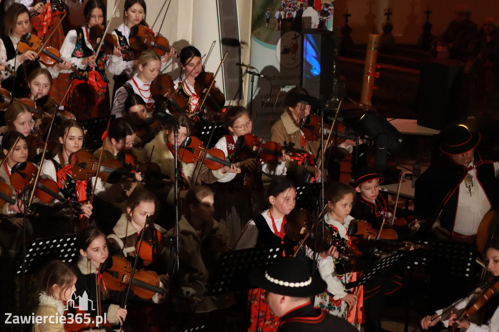 Fotorelacja: Koncert Bożonarodzeniowy kapeli Głos Beskidu w Zawierciu