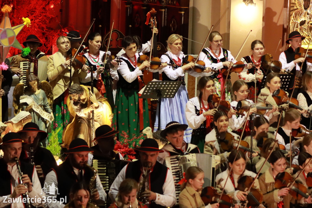Fotorelacja: Koncert Bożonarodzeniowy kapeli Głos Beskidu w Zawierciu