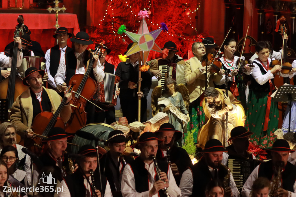 Fotorelacja: Koncert Bożonarodzeniowy kapeli Głos Beskidu w Zawierciu