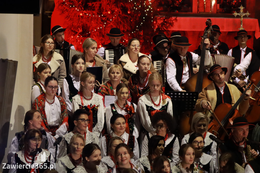 Fotorelacja: Koncert Bożonarodzeniowy kapeli Głos Beskidu w Zawierciu