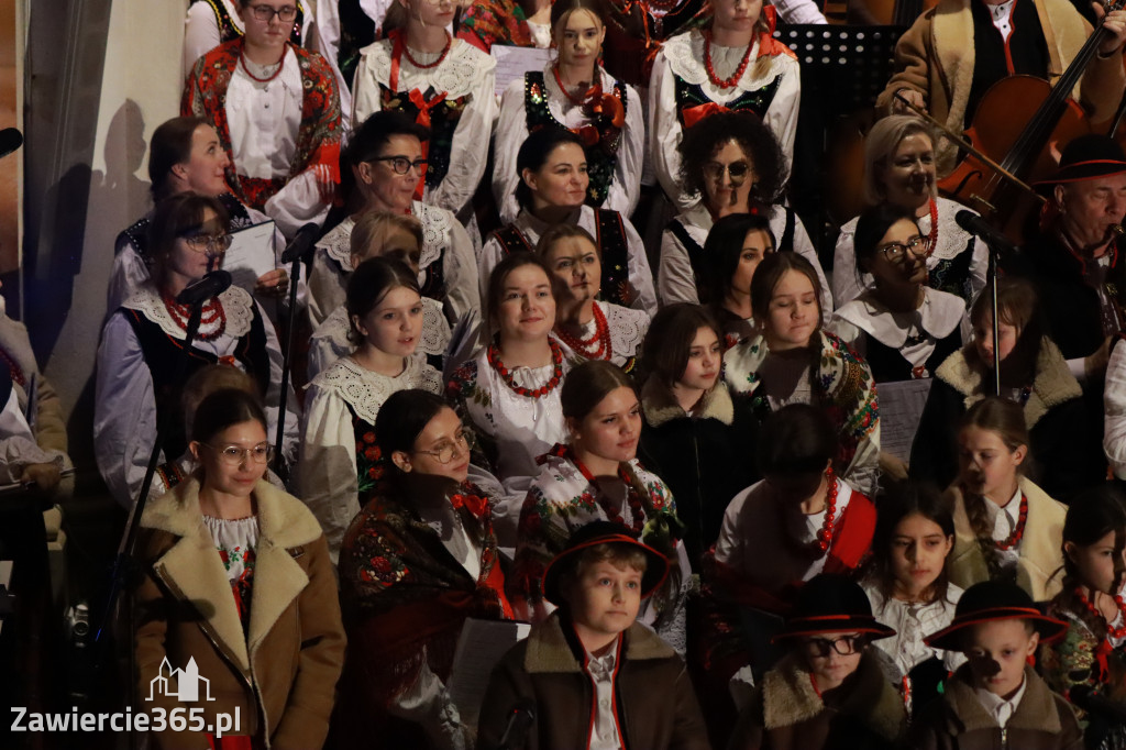 Fotorelacja: Koncert Bożonarodzeniowy kapeli Głos Beskidu w Zawierciu