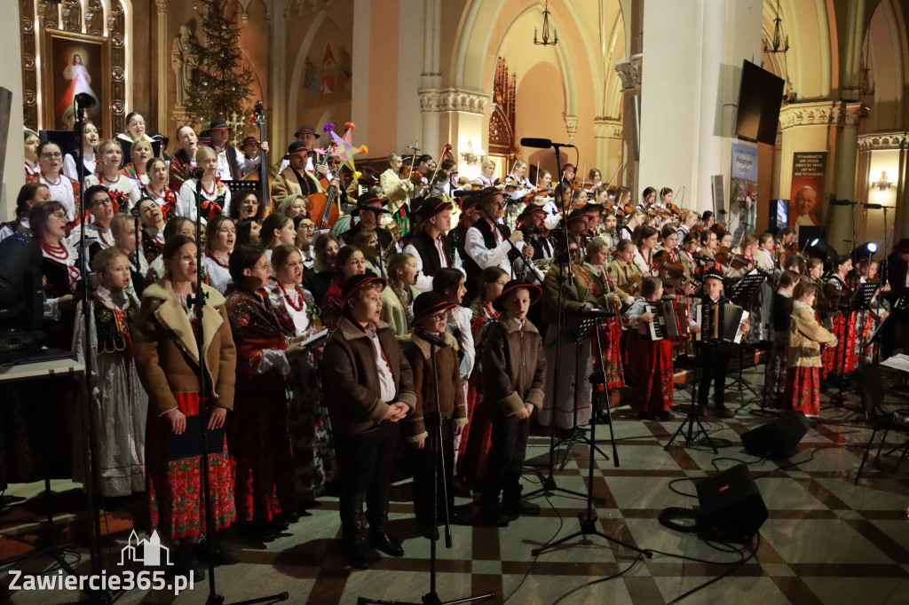 Fotorelacja: Koncert Bożonarodzeniowy kapeli Głos Beskidu w Zawierciu