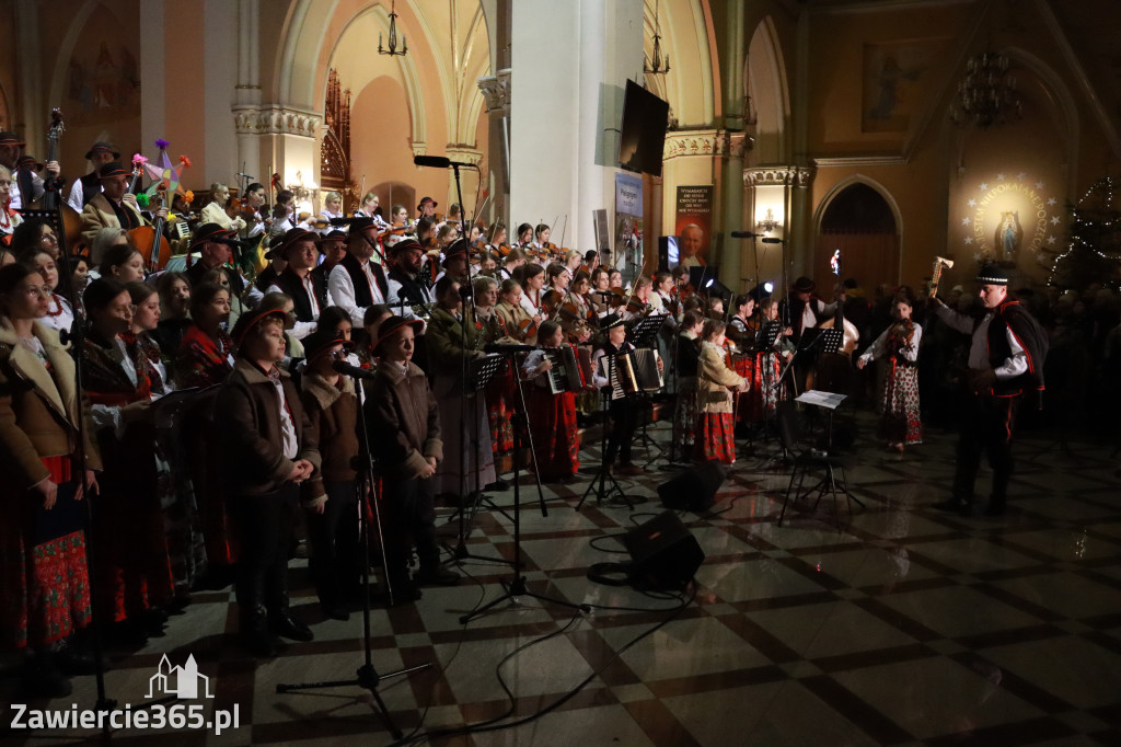 Fotorelacja: Koncert Bożonarodzeniowy kapeli Głos Beskidu w Zawierciu