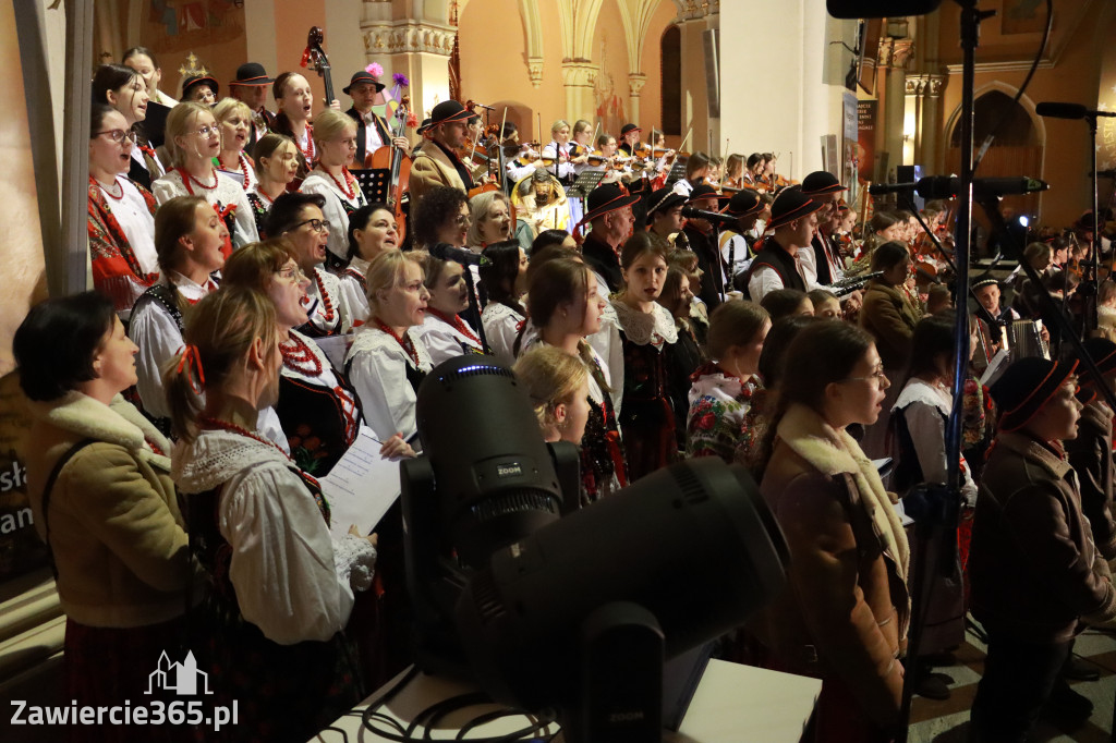 Fotorelacja: Koncert Bożonarodzeniowy kapeli Głos Beskidu w Zawierciu