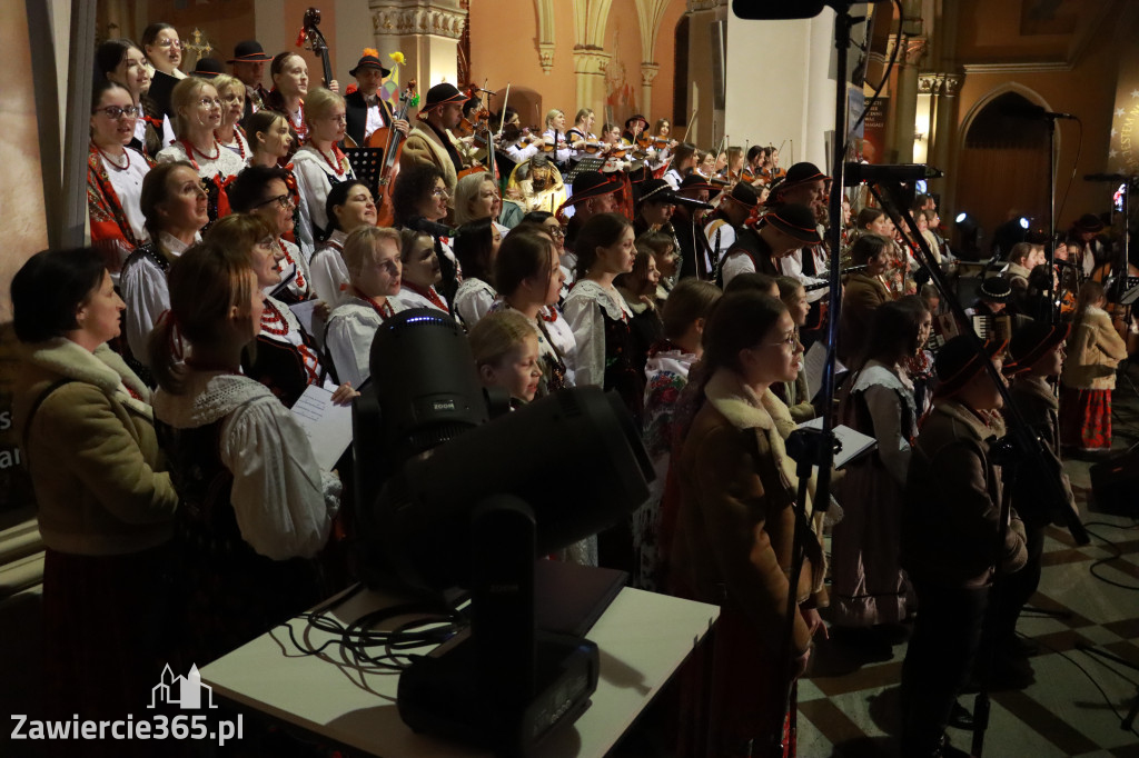 Fotorelacja: Koncert Bożonarodzeniowy kapeli Głos Beskidu w Zawierciu