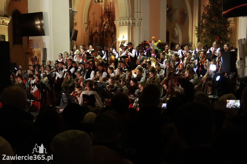 Fotorelacja: Koncert Bożonarodzeniowy kapeli Głos Beskidu w Zawierciu