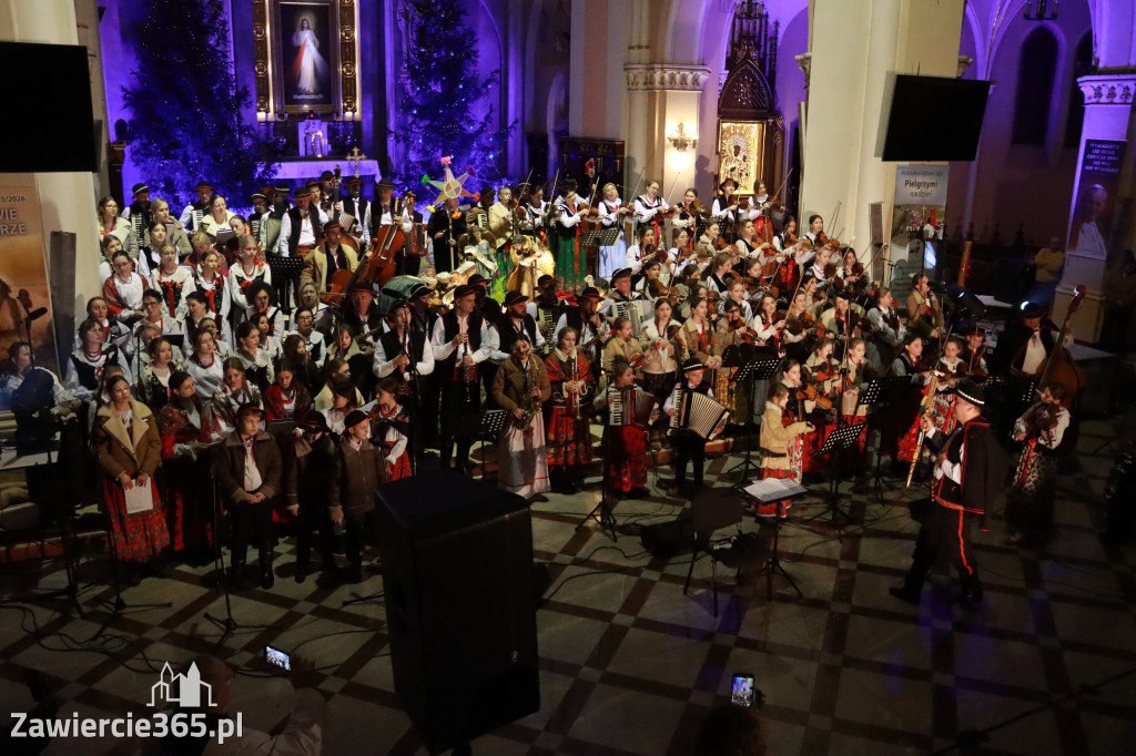 Fotorelacja: Koncert Bożonarodzeniowy kapeli Głos Beskidu w Zawierciu