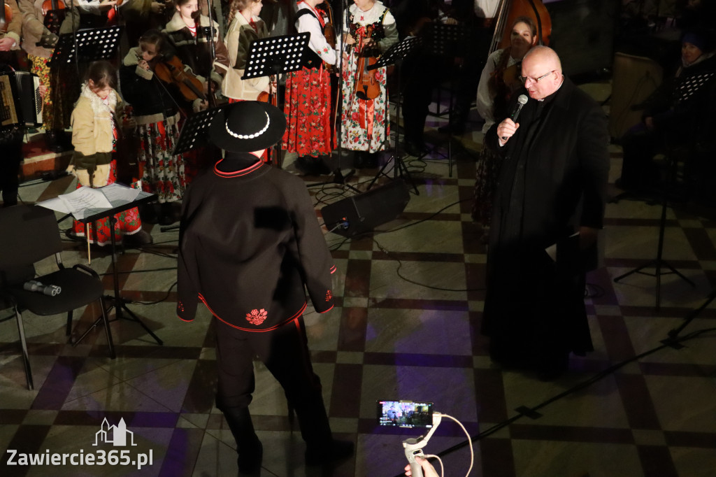 Fotorelacja: Koncert Bożonarodzeniowy kapeli Głos Beskidu w Zawierciu