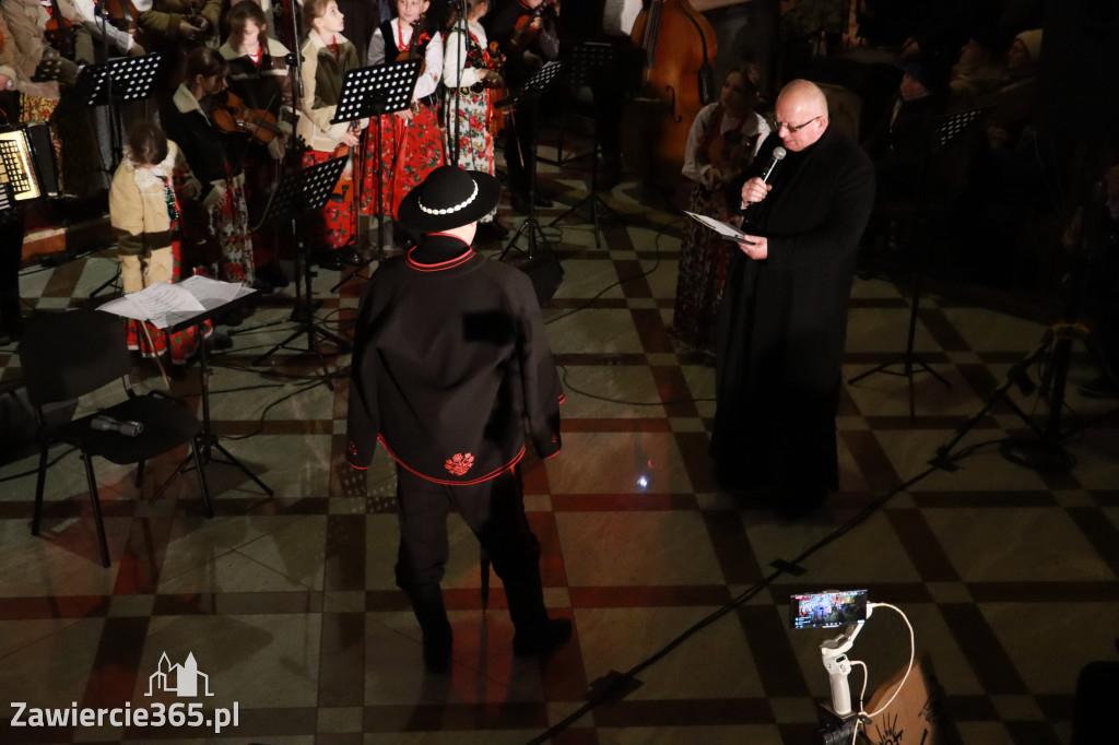Fotorelacja: Koncert Bożonarodzeniowy kapeli Głos Beskidu w Zawierciu