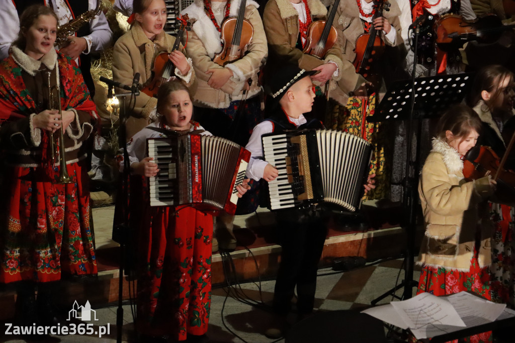 Fotorelacja: Koncert Bożonarodzeniowy kapeli Głos Beskidu w Zawierciu