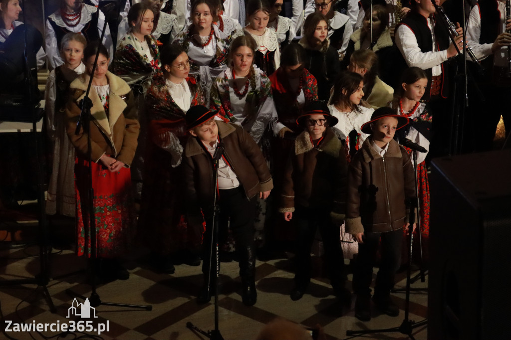 Fotorelacja: Koncert Bożonarodzeniowy kapeli Głos Beskidu w Zawierciu