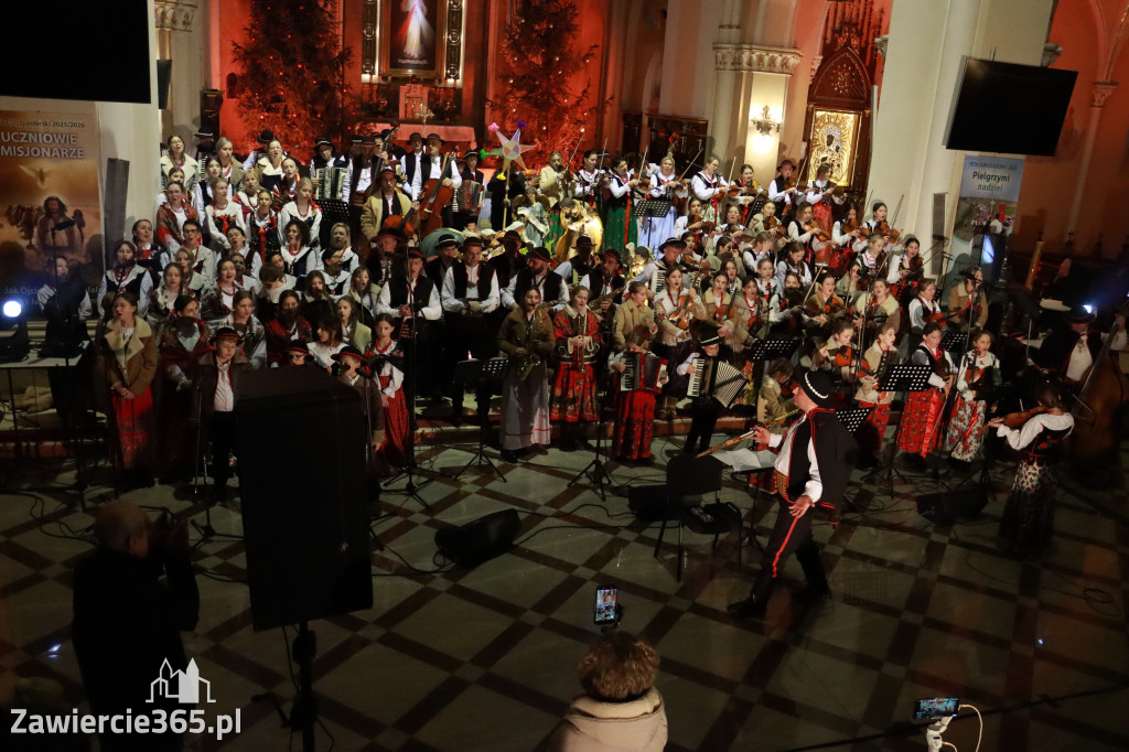 Fotorelacja: Koncert Bożonarodzeniowy kapeli Głos Beskidu w Zawierciu