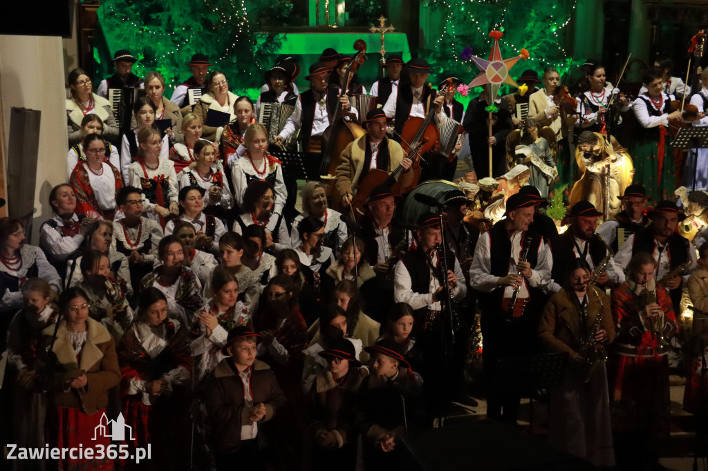 Fotorelacja: Koncert Bożonarodzeniowy kapeli Głos Beskidu w Zawierciu
