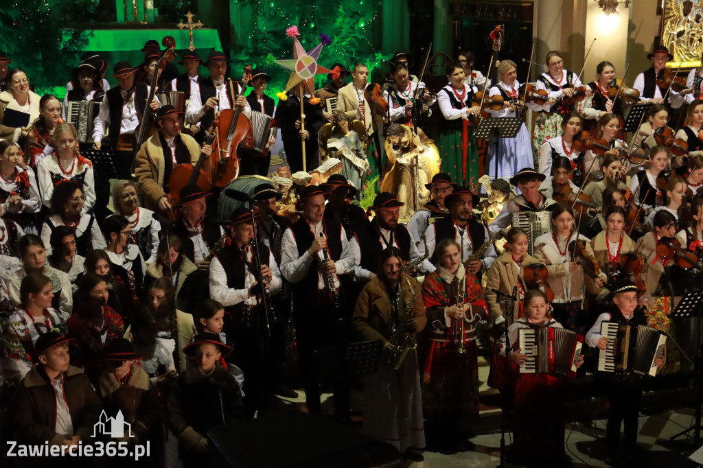 Fotorelacja: Koncert Bożonarodzeniowy kapeli Głos Beskidu w Zawierciu