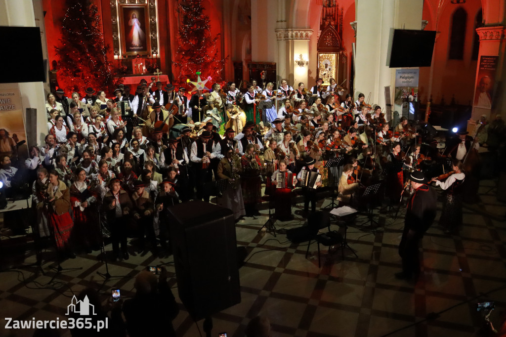Fotorelacja: Koncert Bożonarodzeniowy kapeli Głos Beskidu w Zawierciu